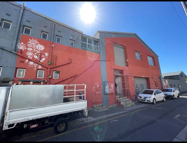 1,579M² FACTORY FOR SALE IN GARDENS